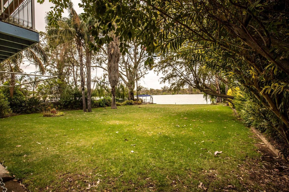 78 River Lane, Mannum River Shack Rentals