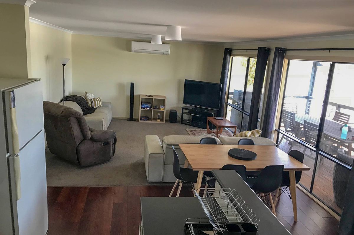 9 Victoria Street, Swan Reach River Shack Rentals