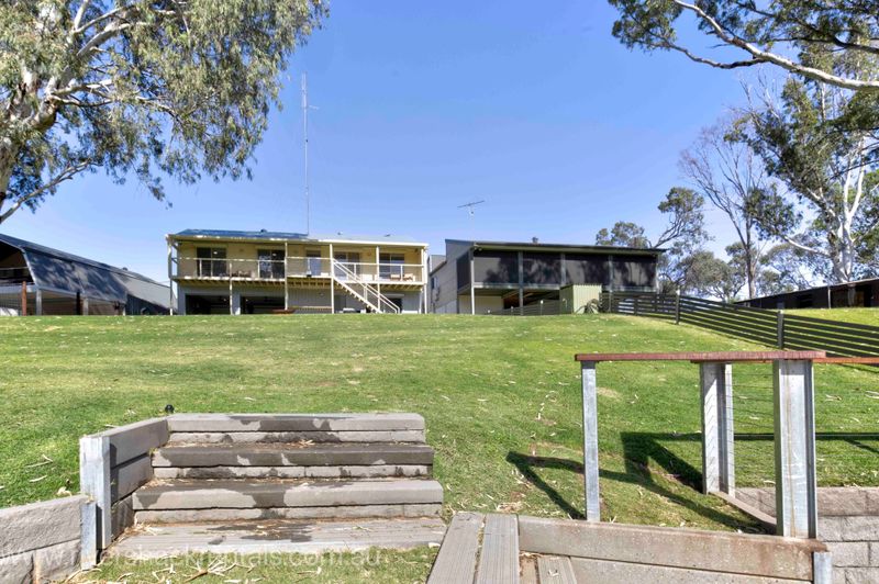 106 Page Drive Blanchetown - Cliffscape